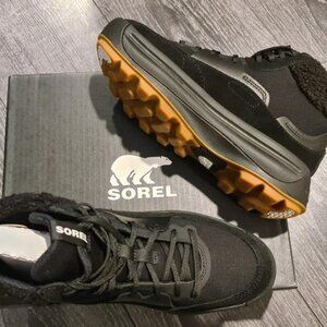 Sorel Ona 503 Mid Cozy boots in black.
